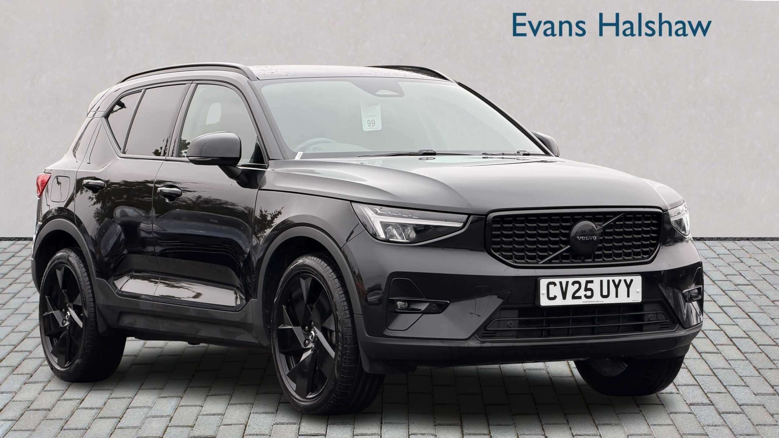 2025 Volvo XC40