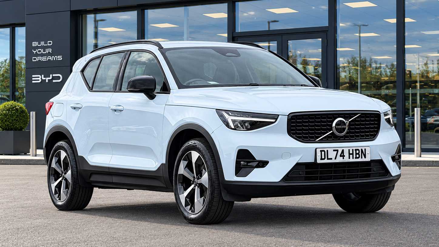 2025 Volvo XC40