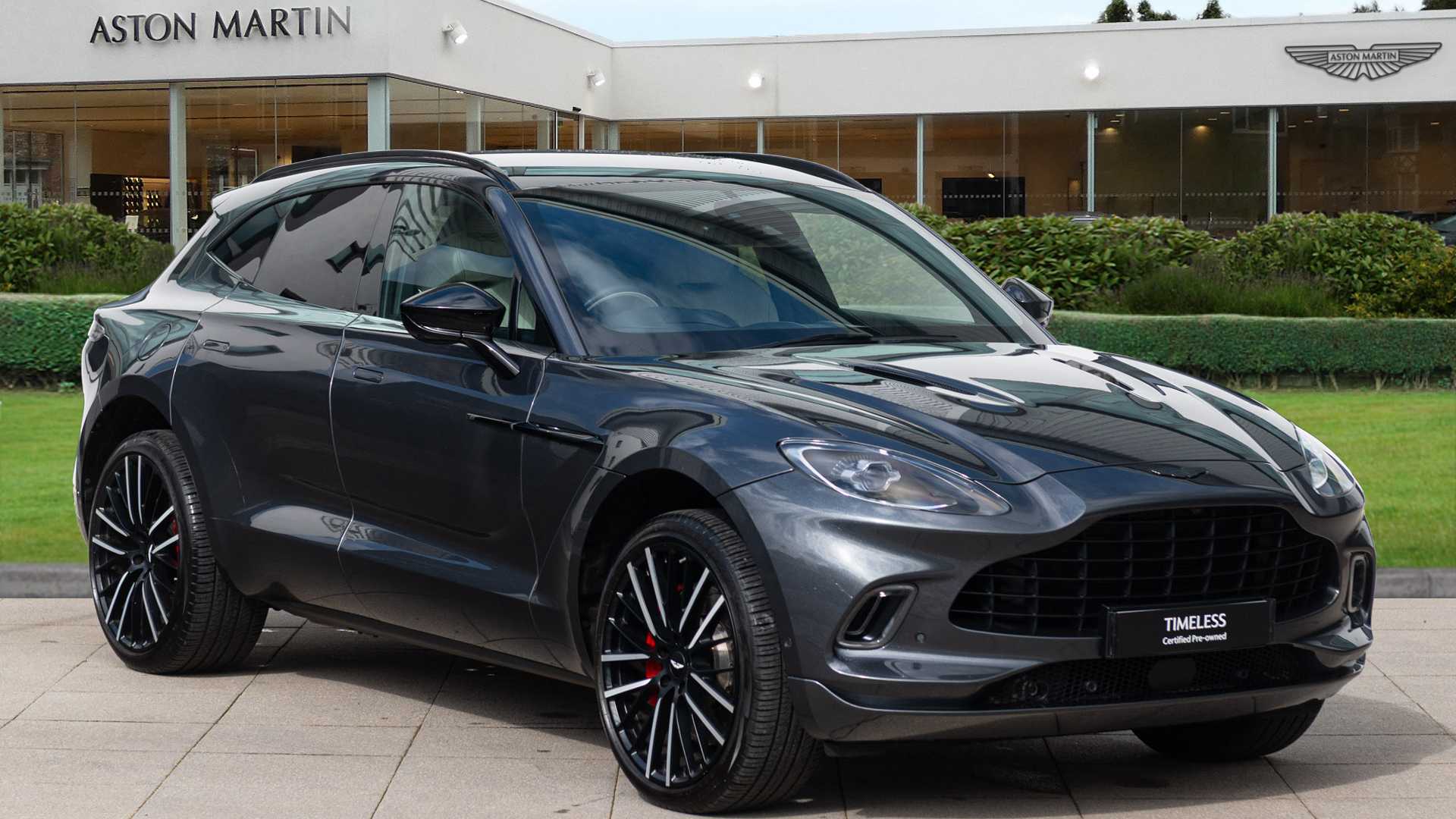 Aston Martin DBX