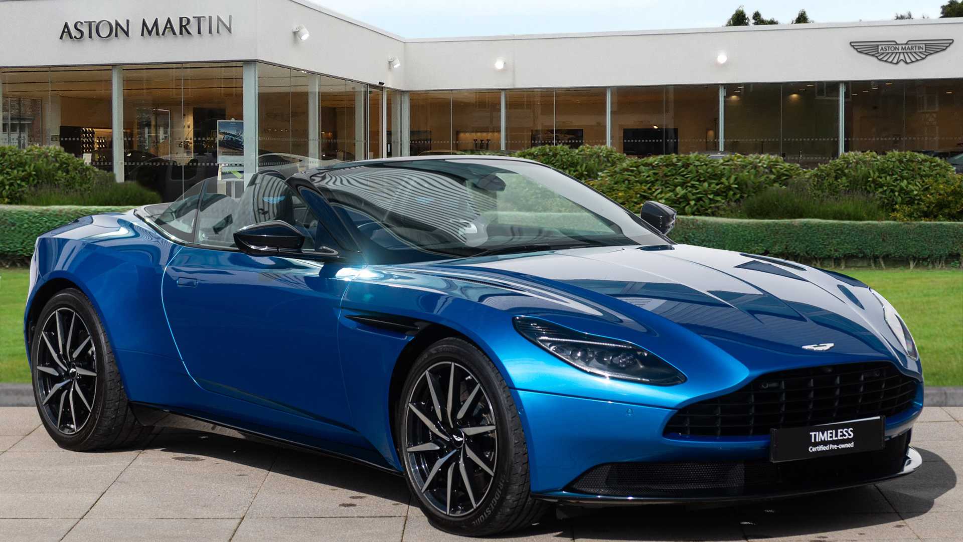 Aston Martin DB11