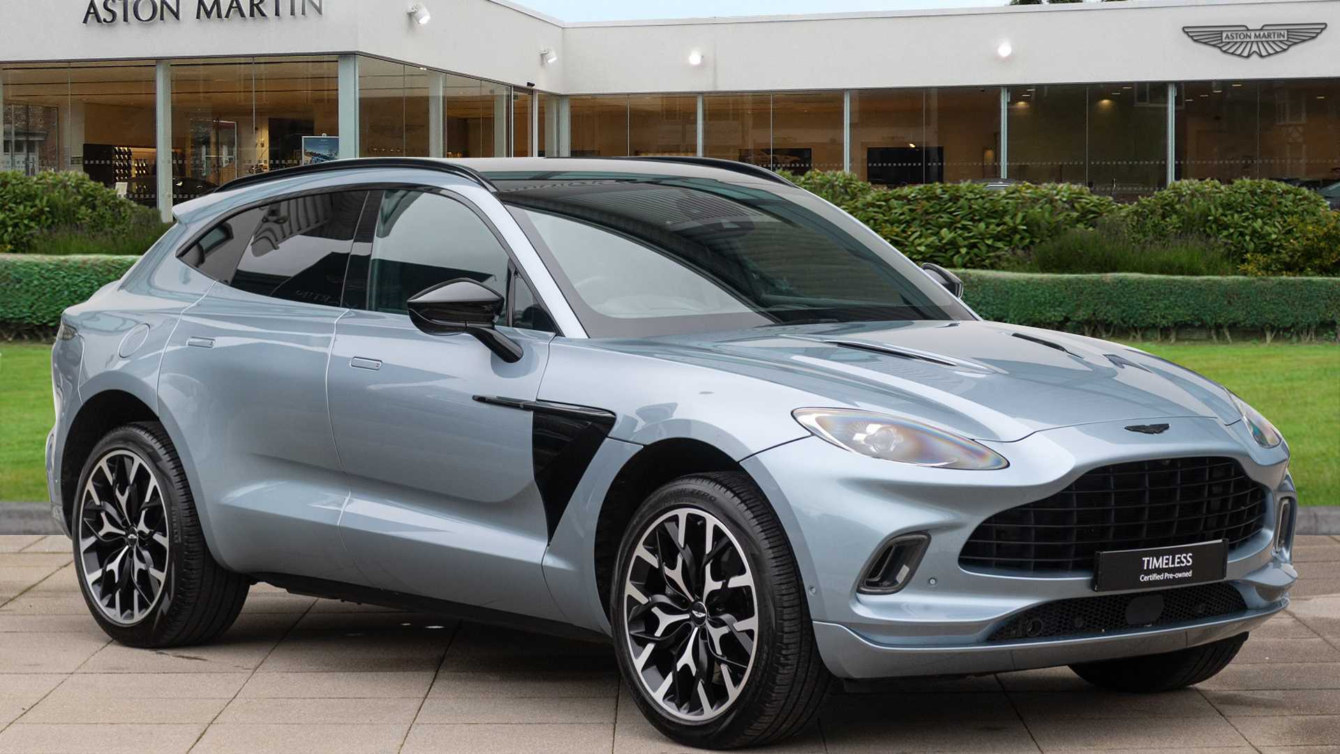 Aston Martin DBX