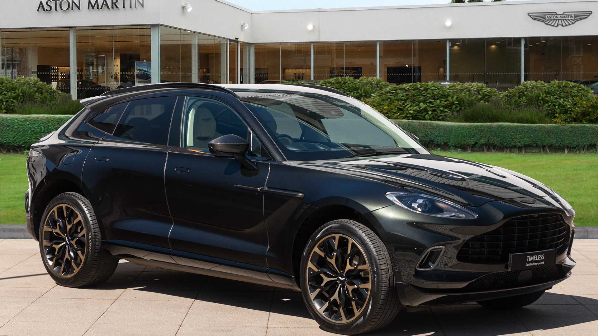 Aston Martin DBX