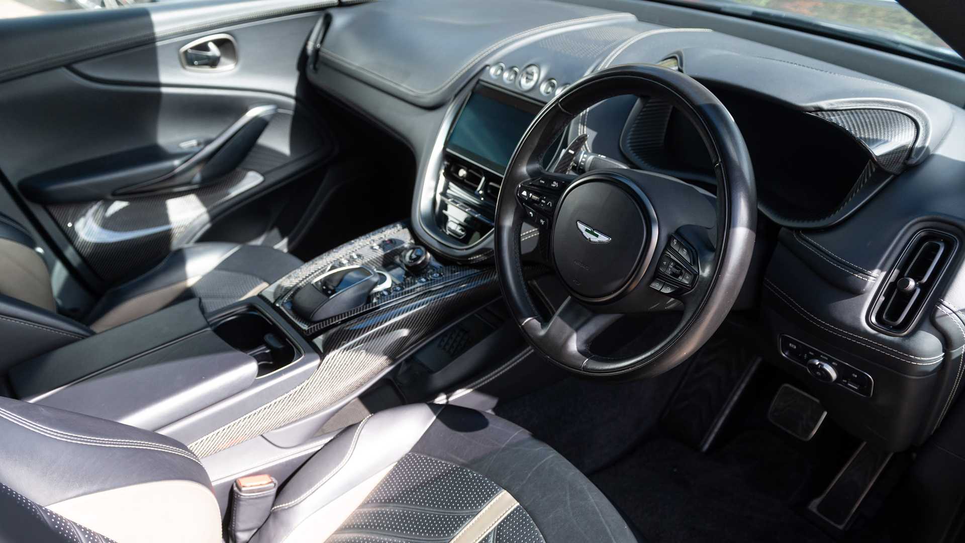 Aston Martin DBX