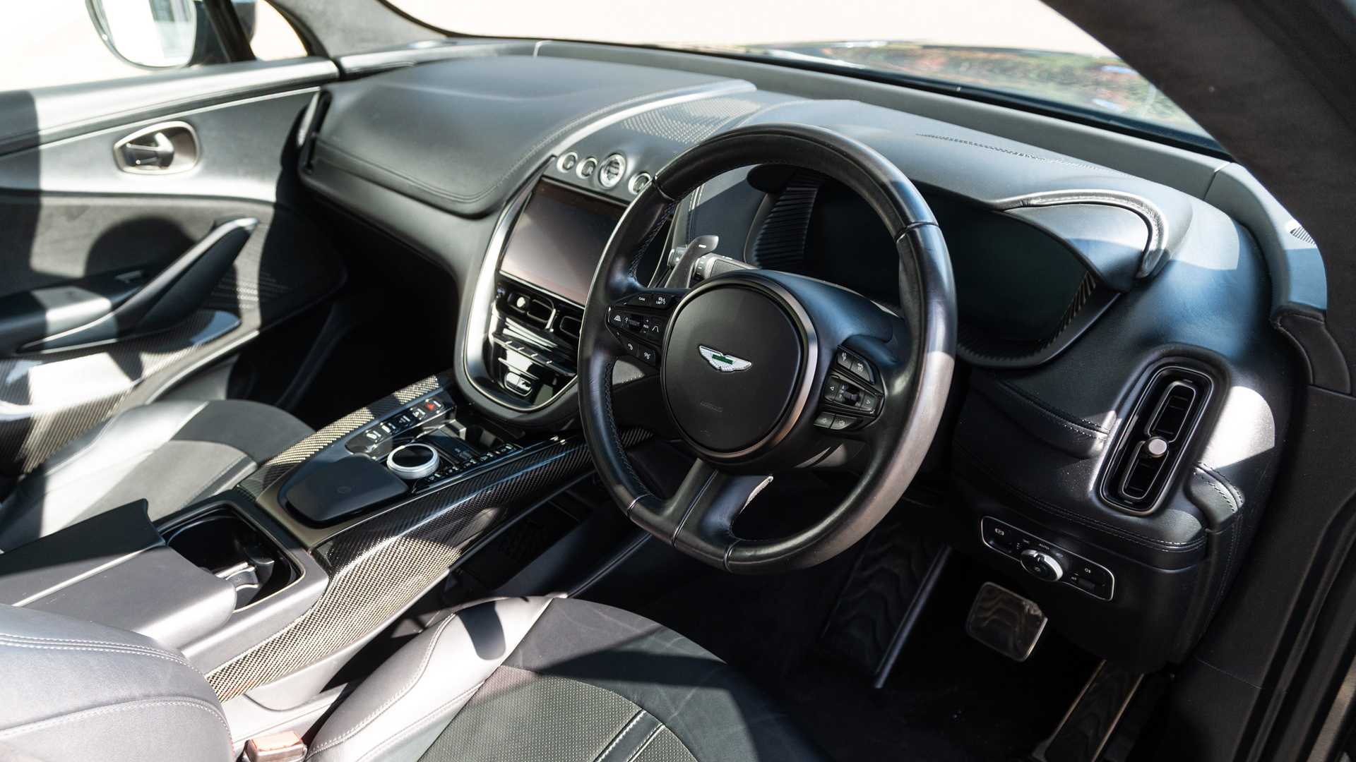 Aston Martin DBX