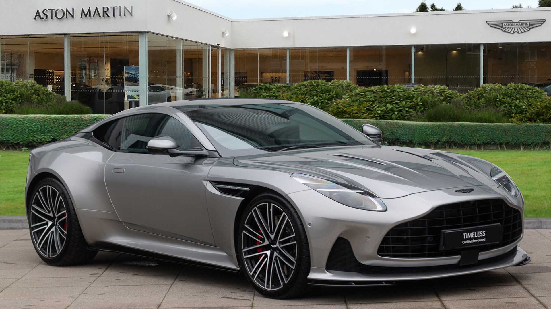 Aston Martin DB12