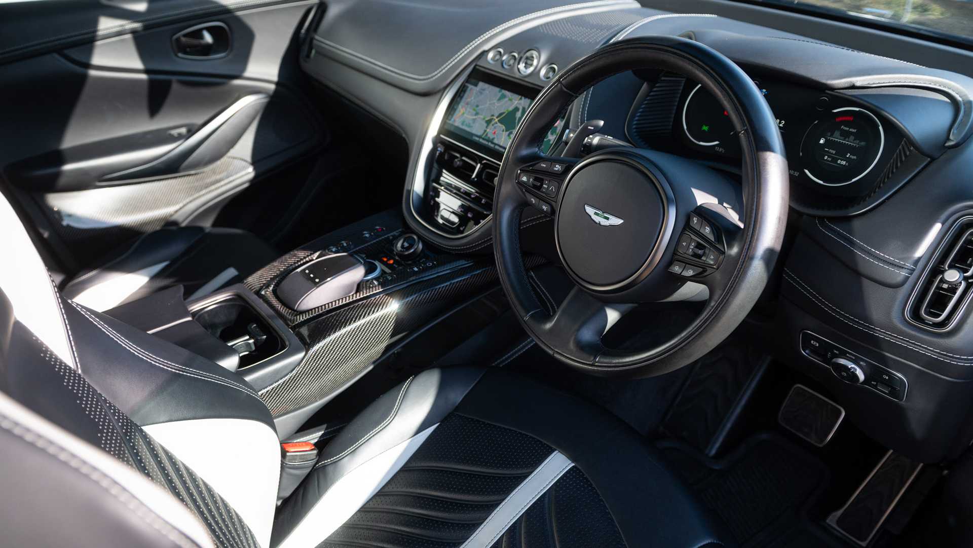 Aston Martin DBX