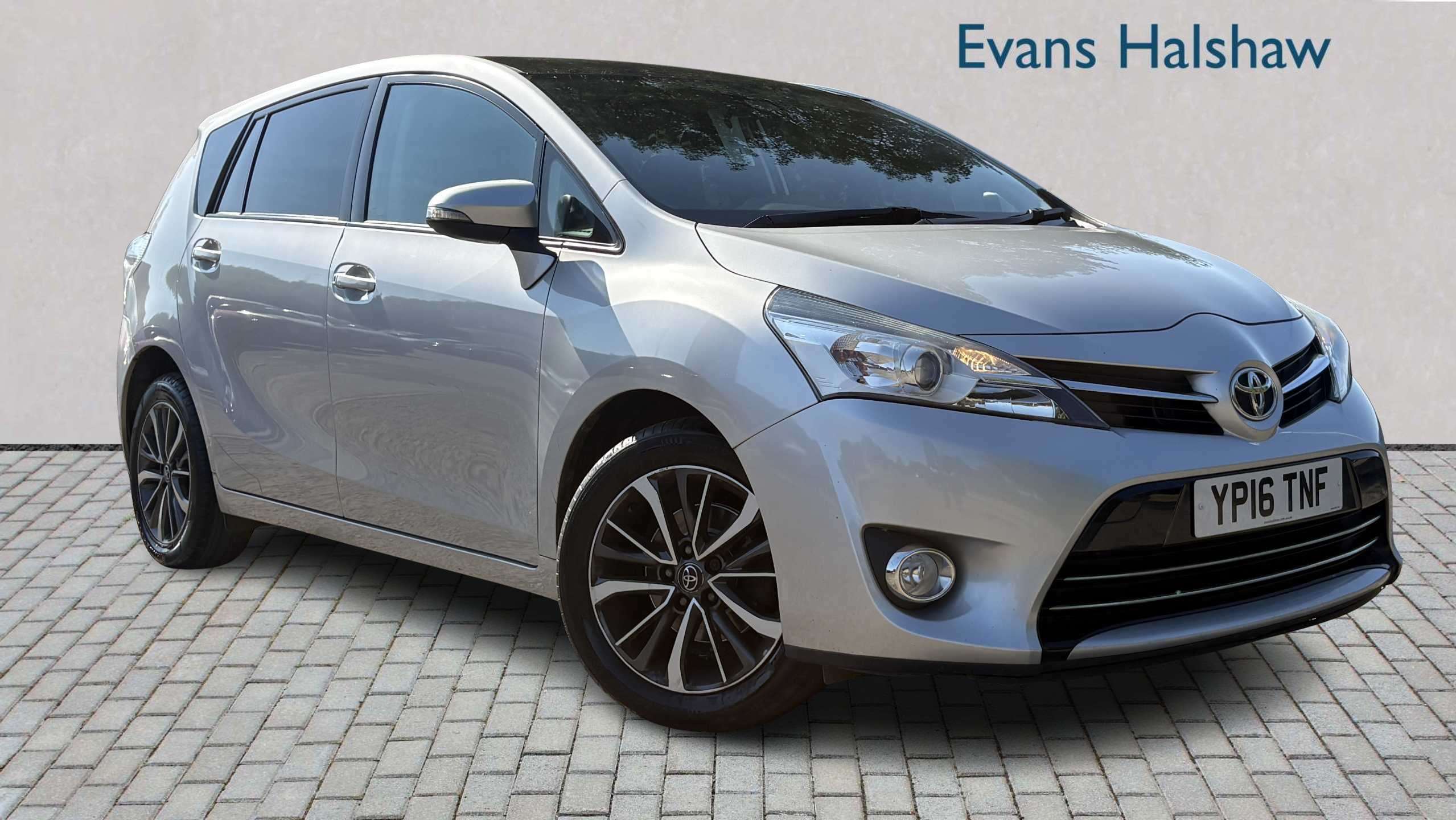 2016 TOYOTA VERSO