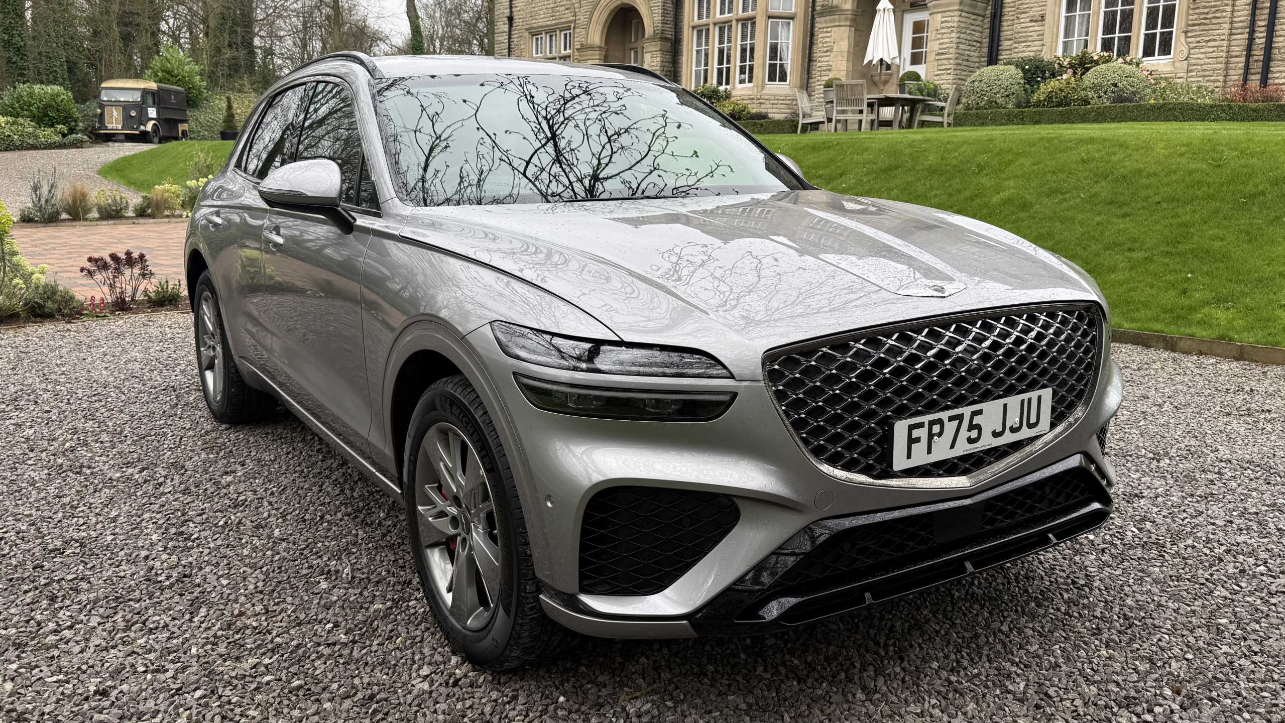 Genesis Gv70