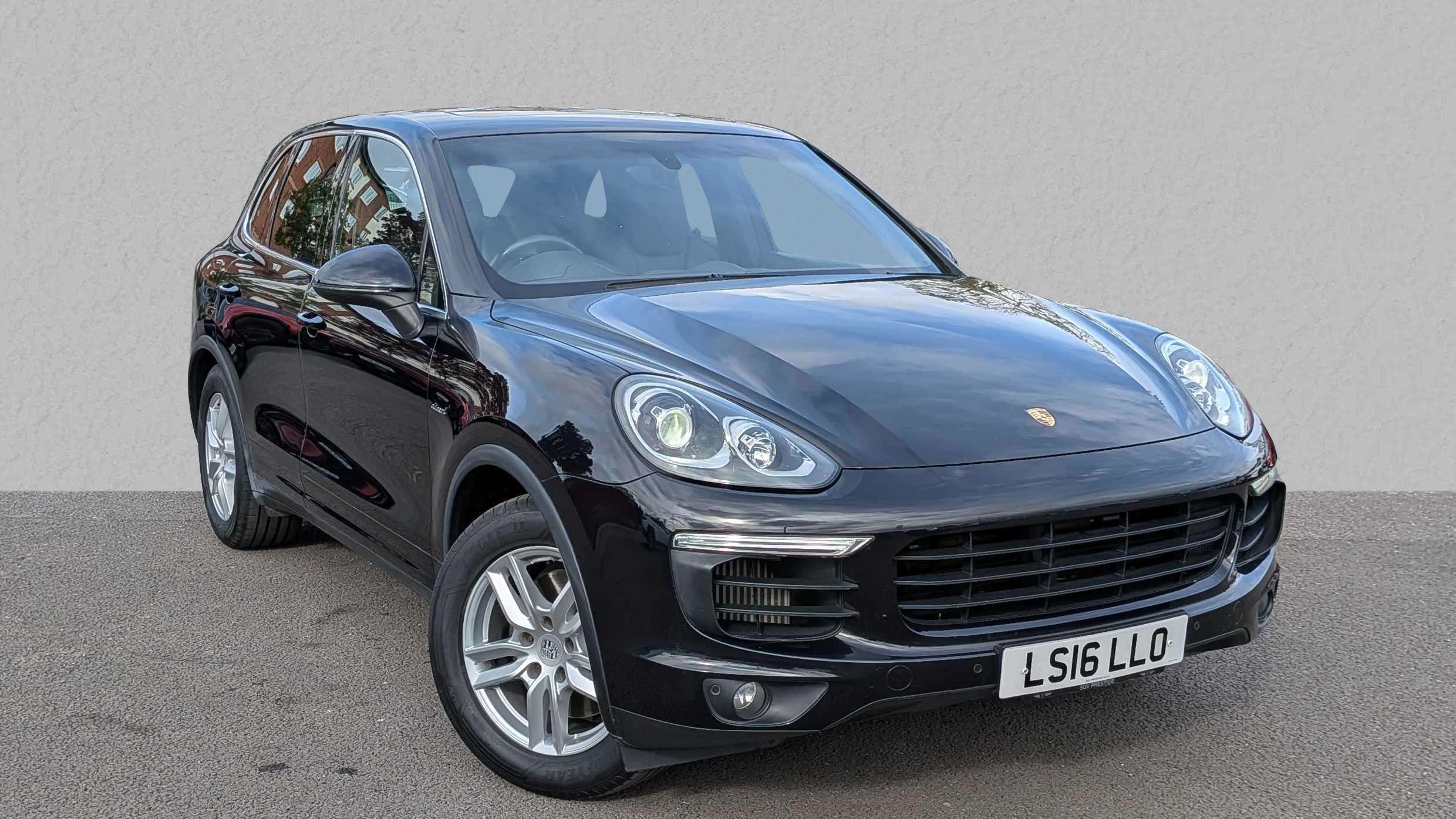 2016 PORSCHE CAYENNE