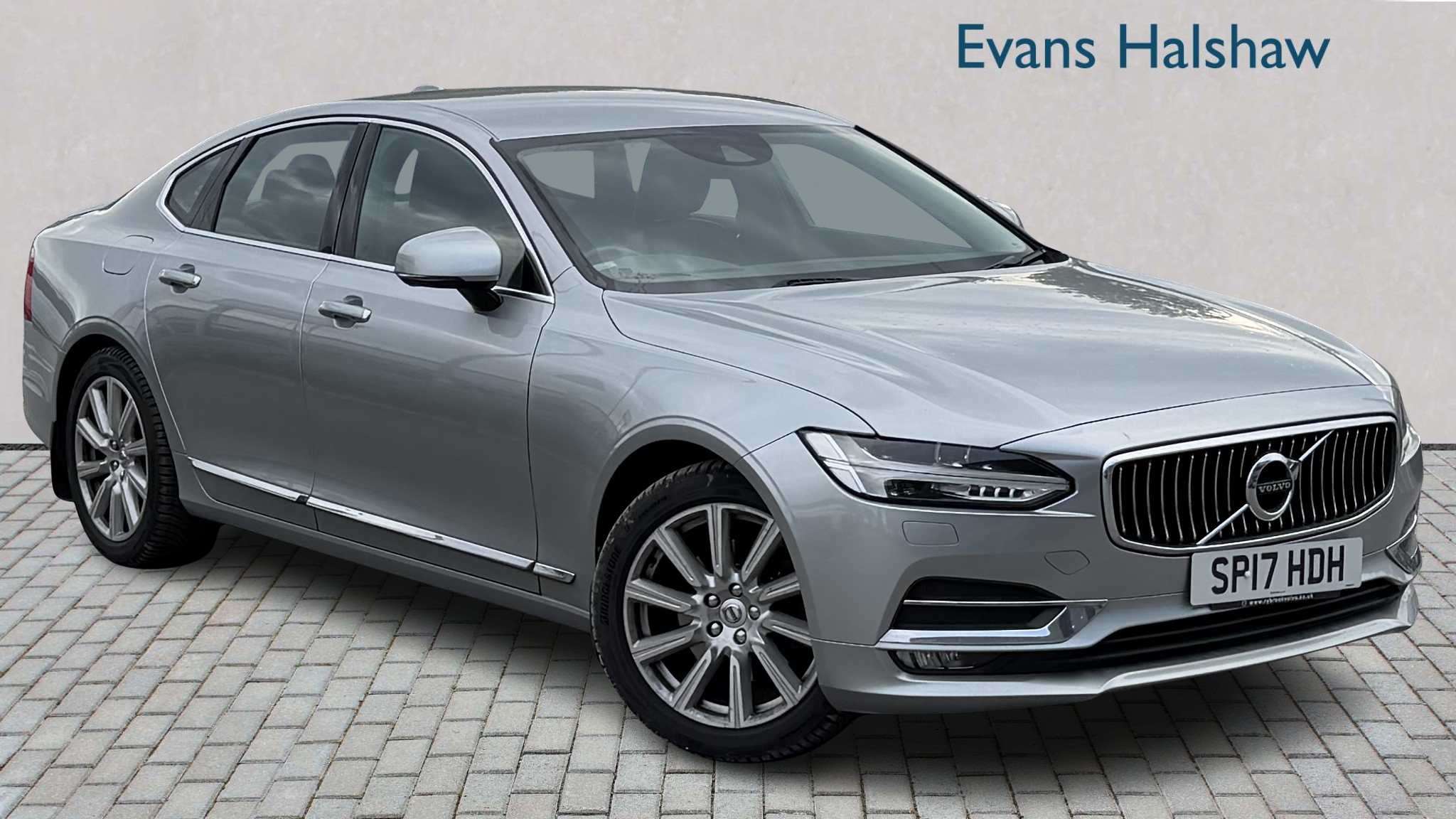 2017 VOLVO S90