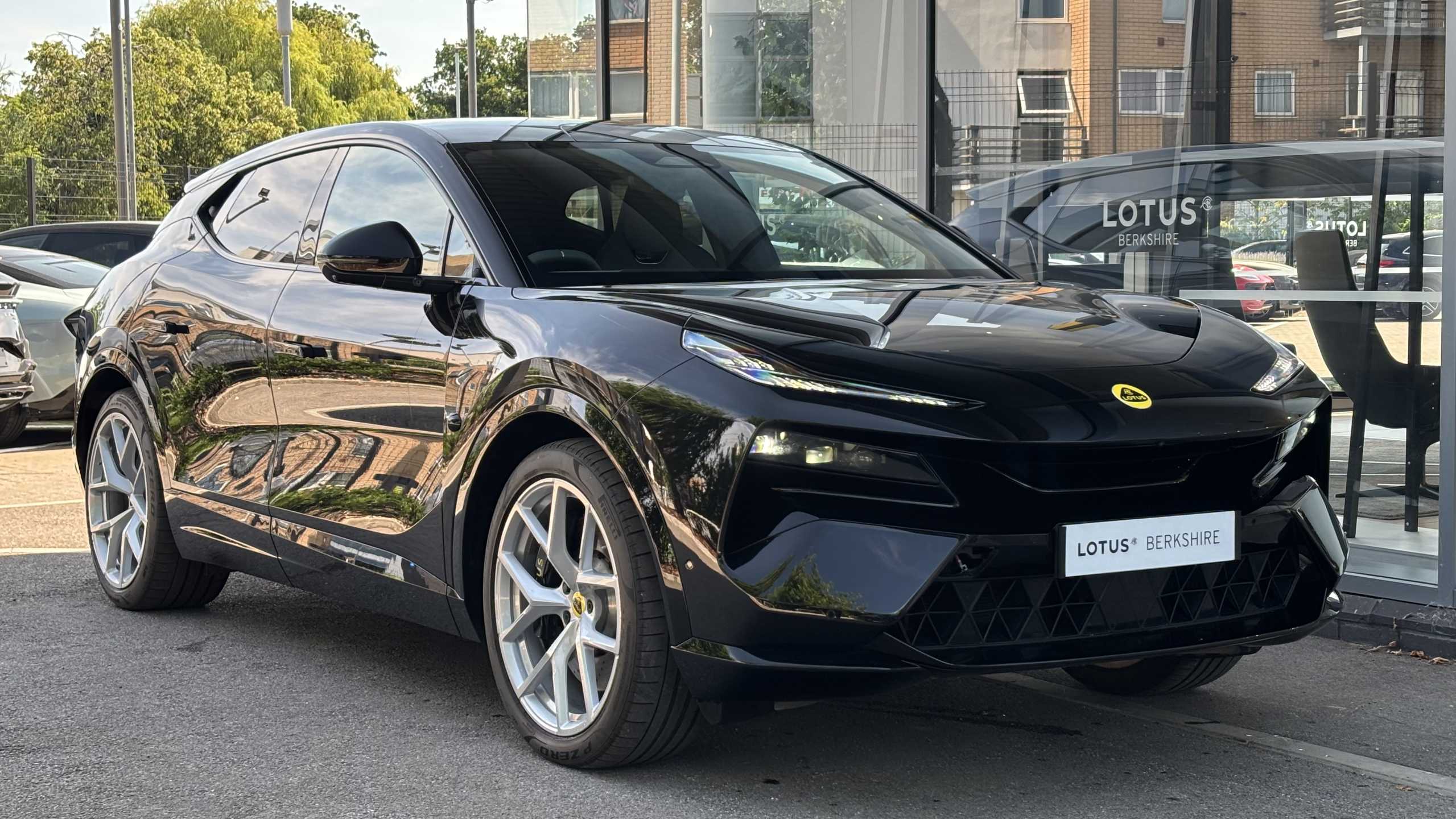 Lotus Eletre
