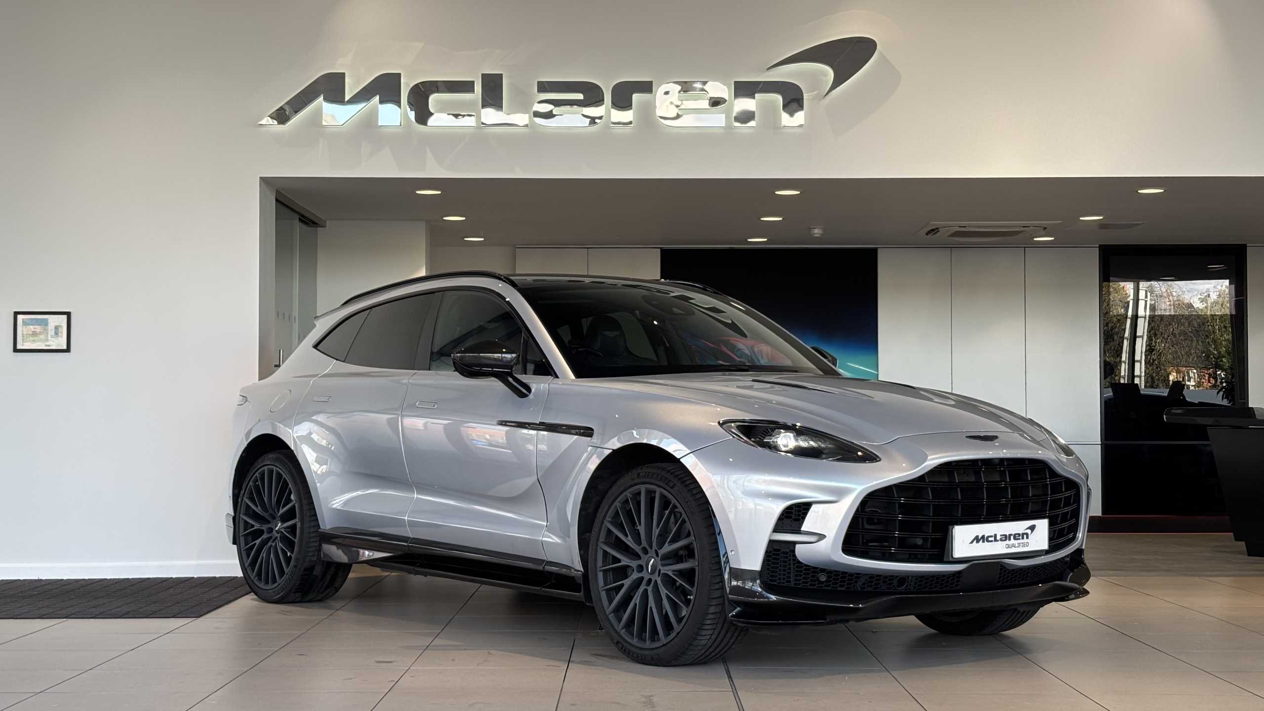 Aston Martin DBX