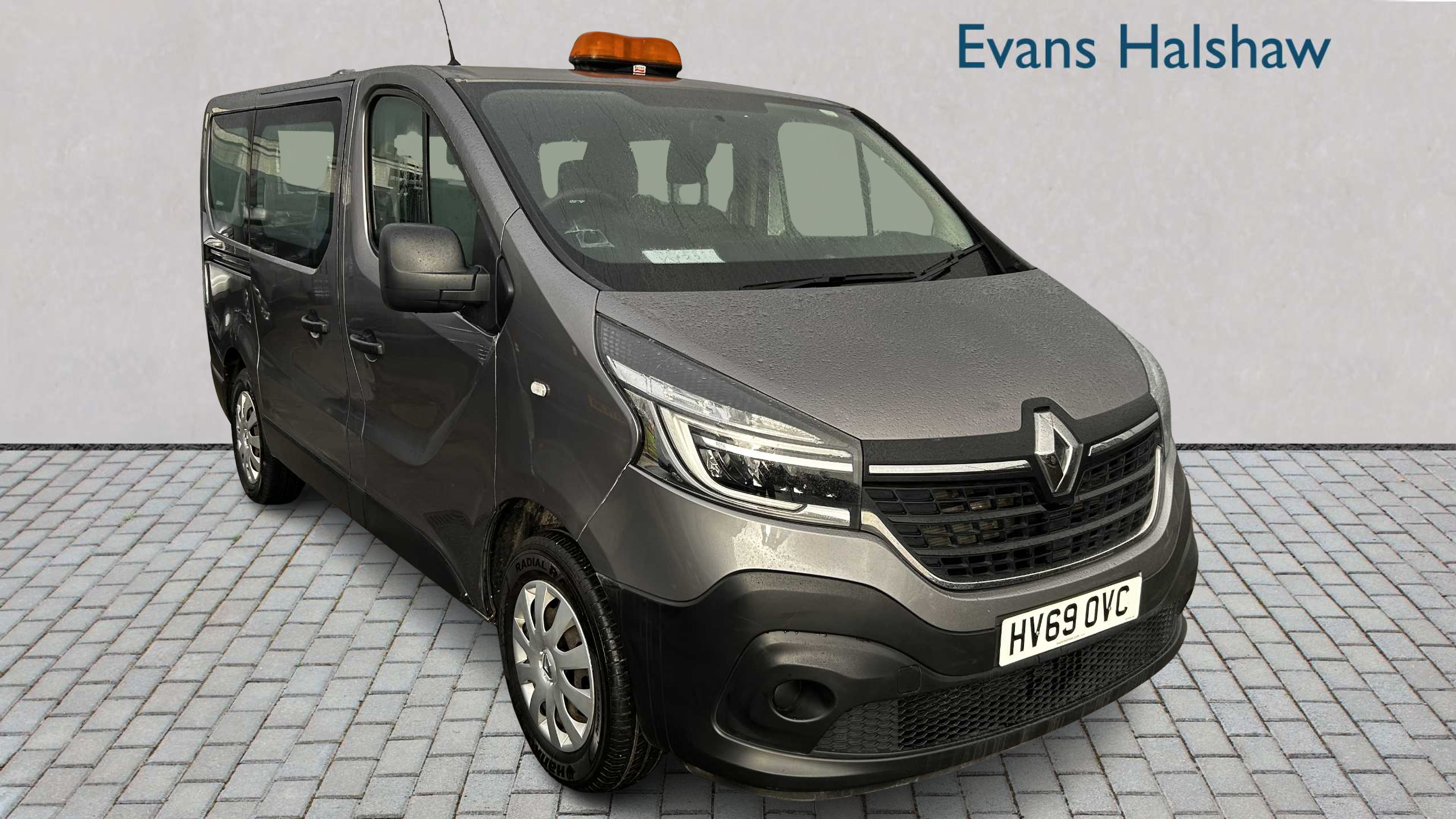 2019 RENAULT TRAFIC SWB MINIBUS DIESEL SL28 ENERGY DCI 120 BUSINESS 9 SEATER 2019 MONTHLY... photo