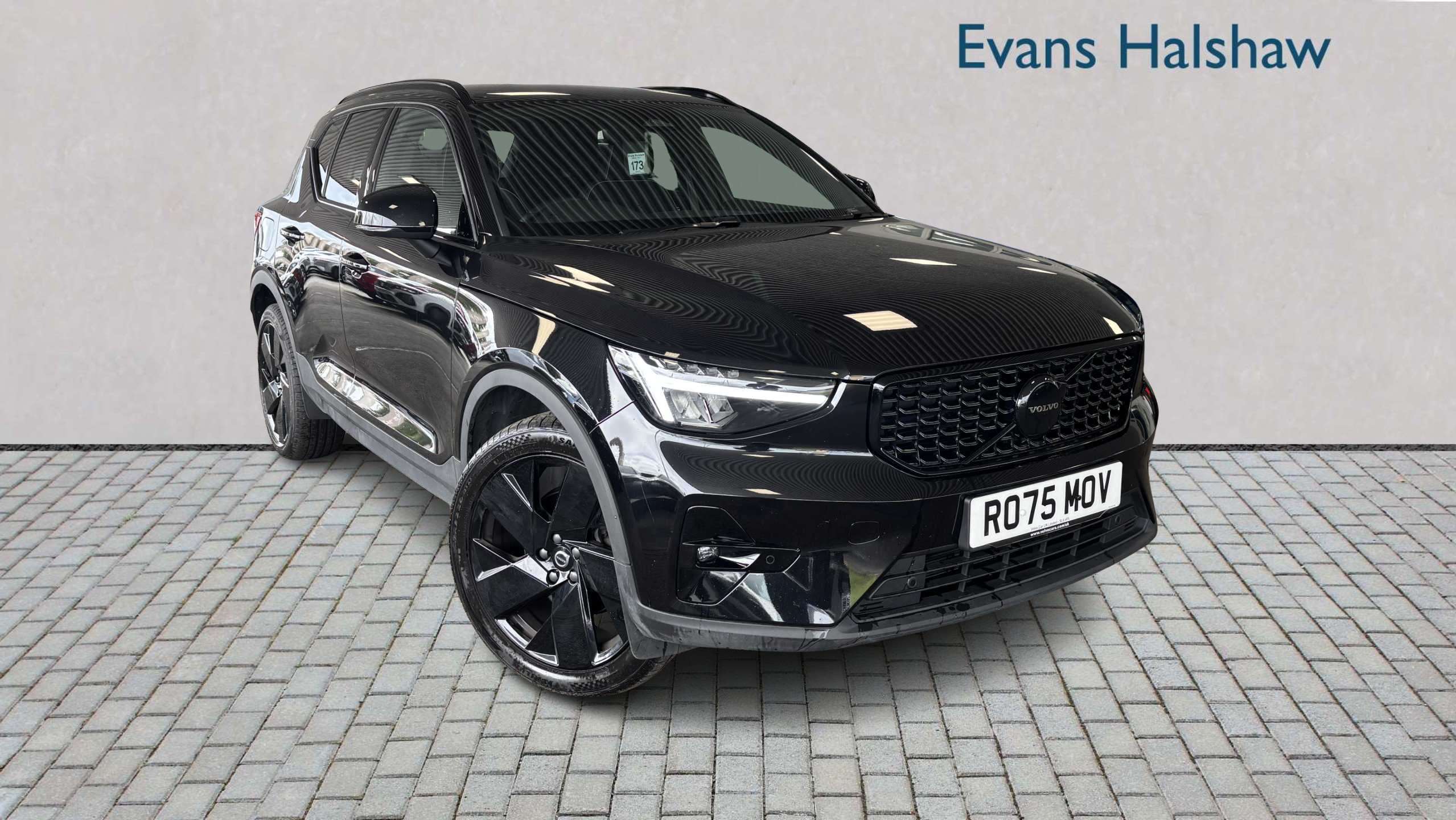 2025 Volvo XC40