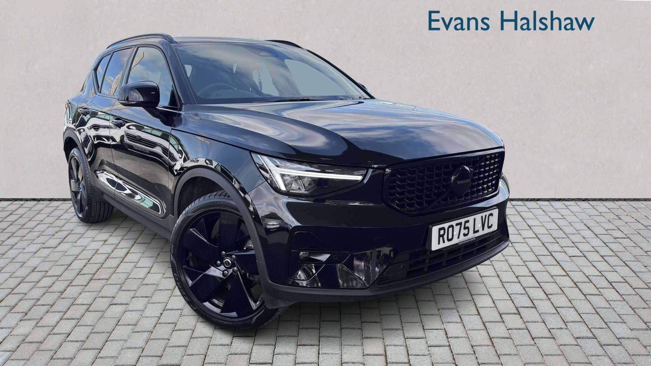 2025 Volvo XC40