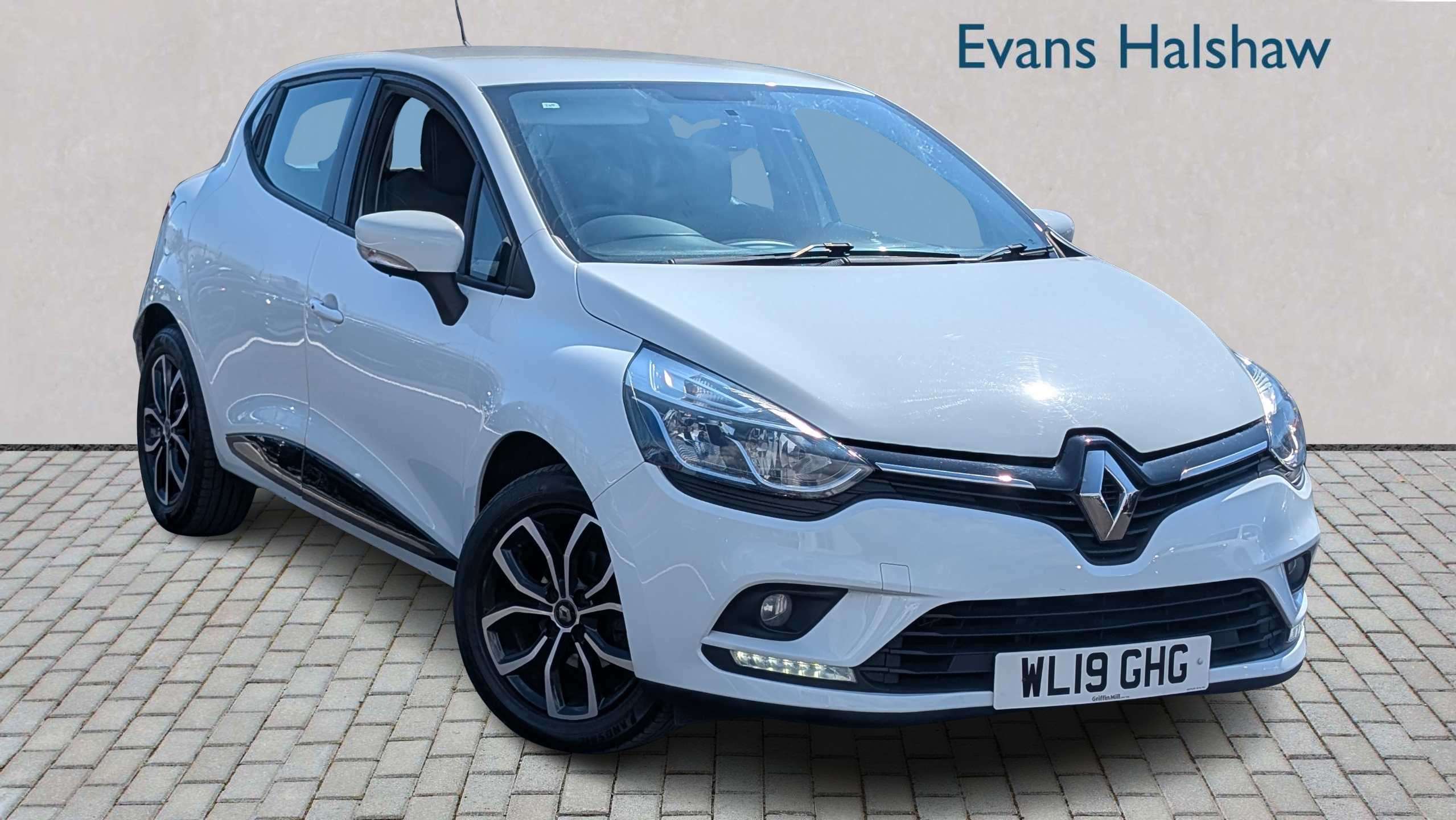 Renault Clio dealer public-web source image