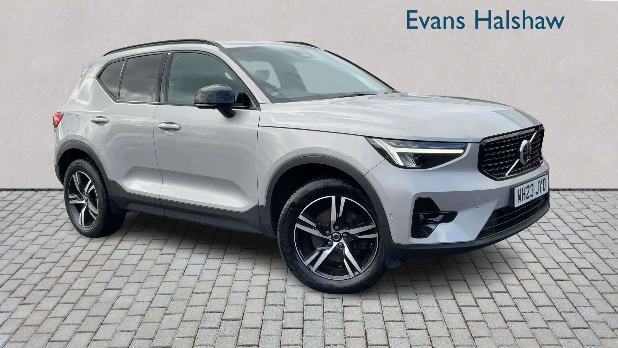 2023 Volvo XC40