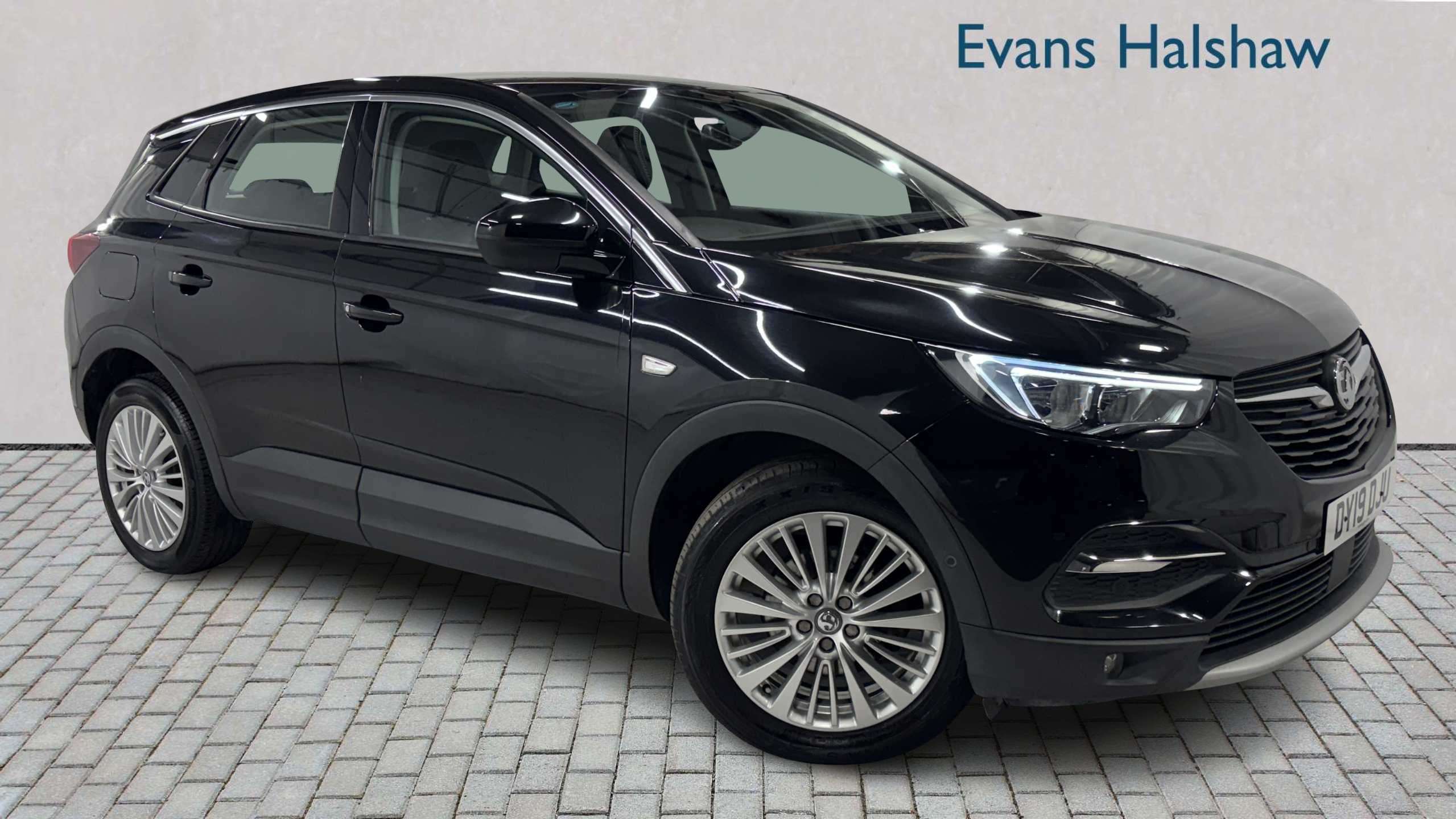 Vauxhall Grandland X listing photo