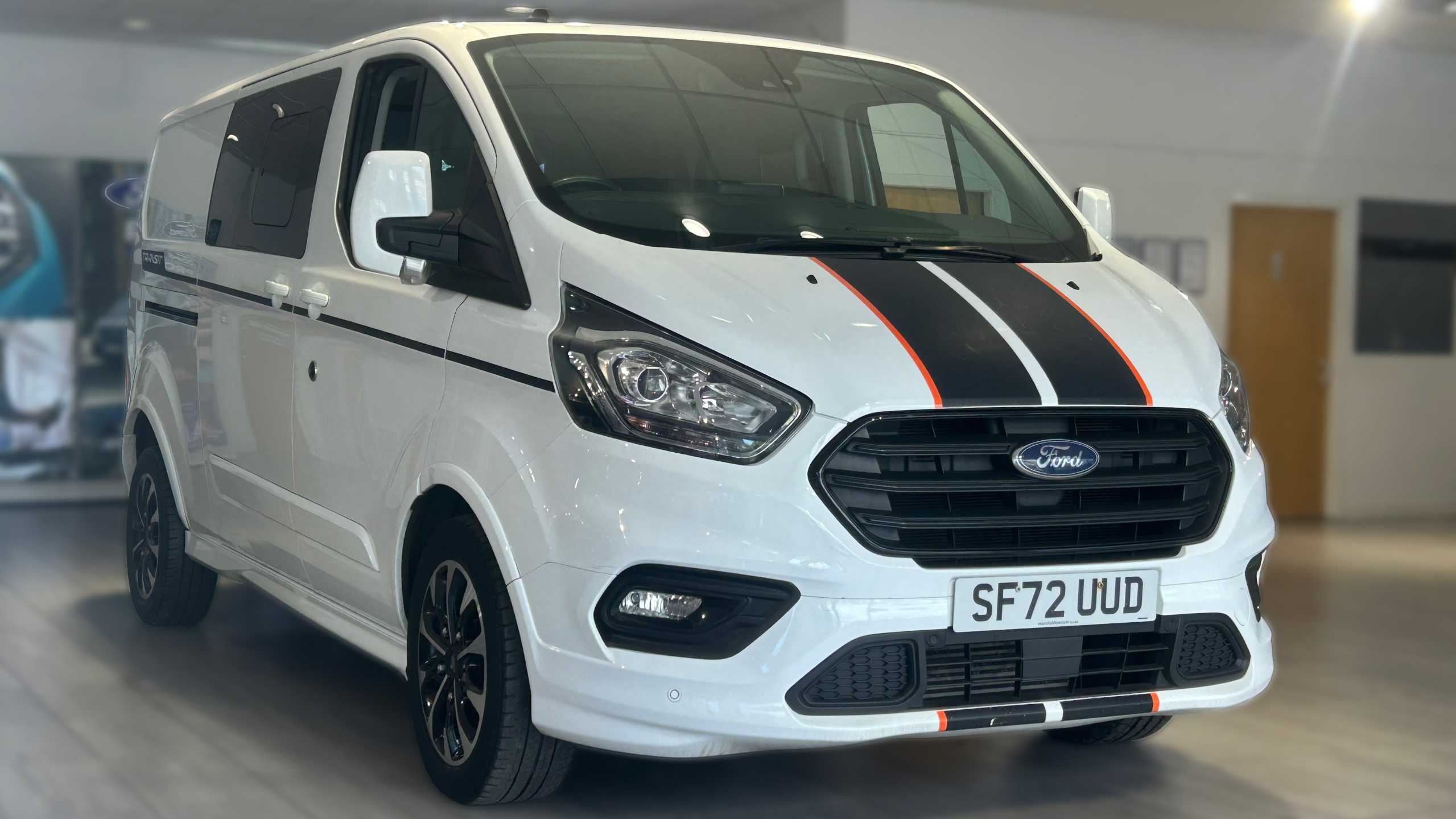 Ford Transit Custom 320 L2 Diesel Fwd