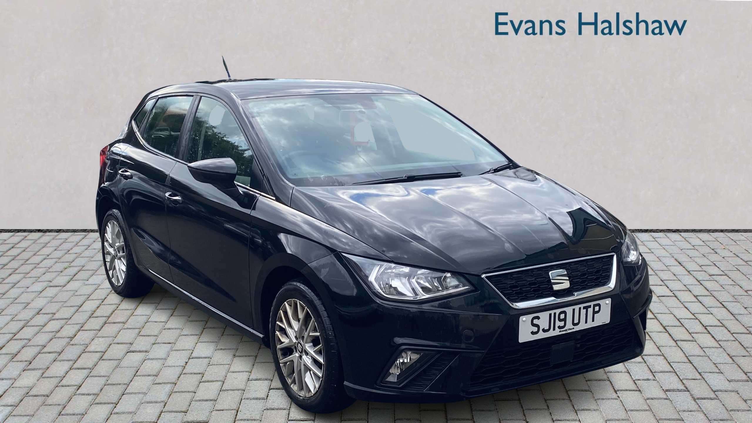 SEAT Ibiza listing photo