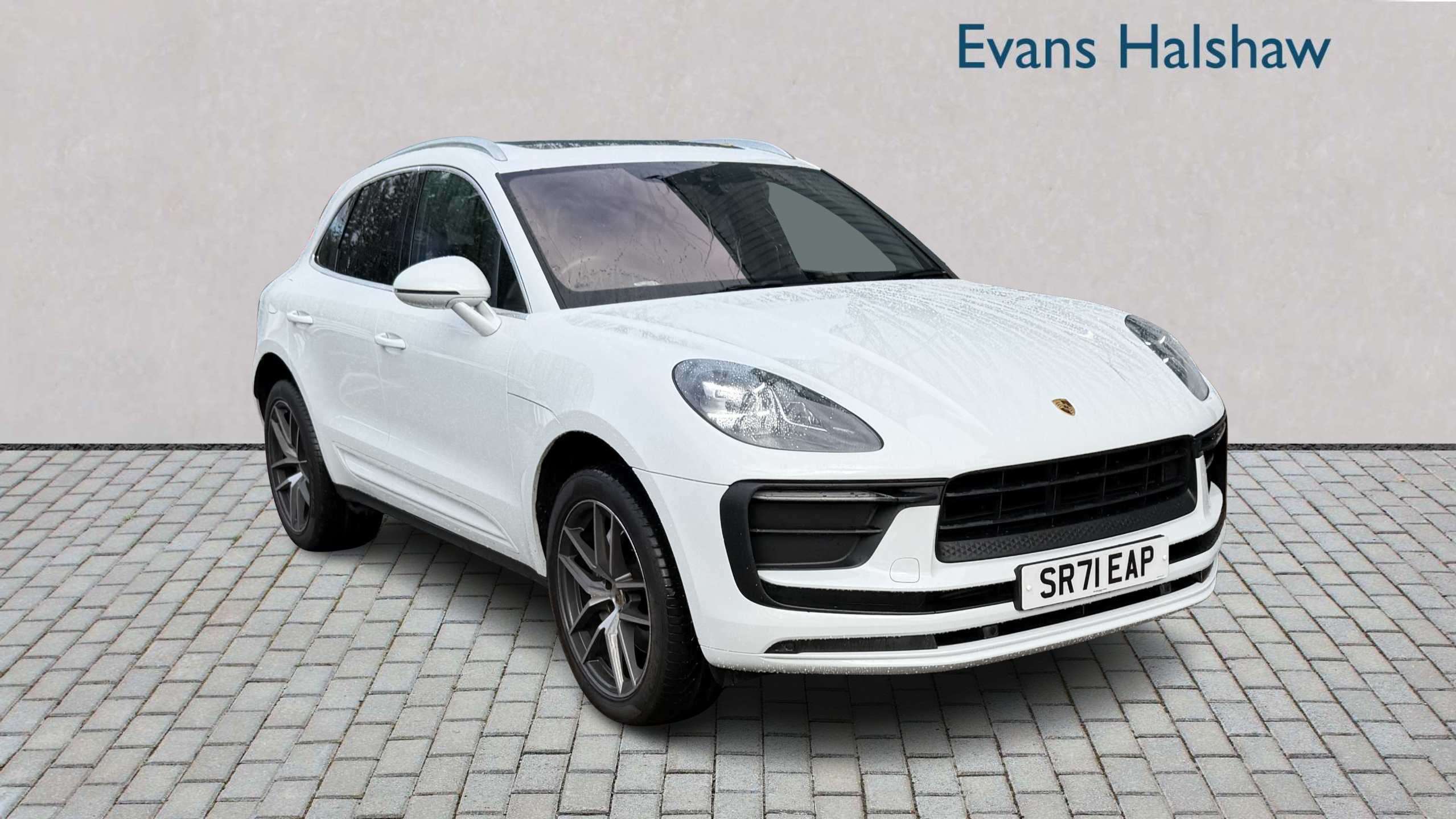 2022 Porsche Macan