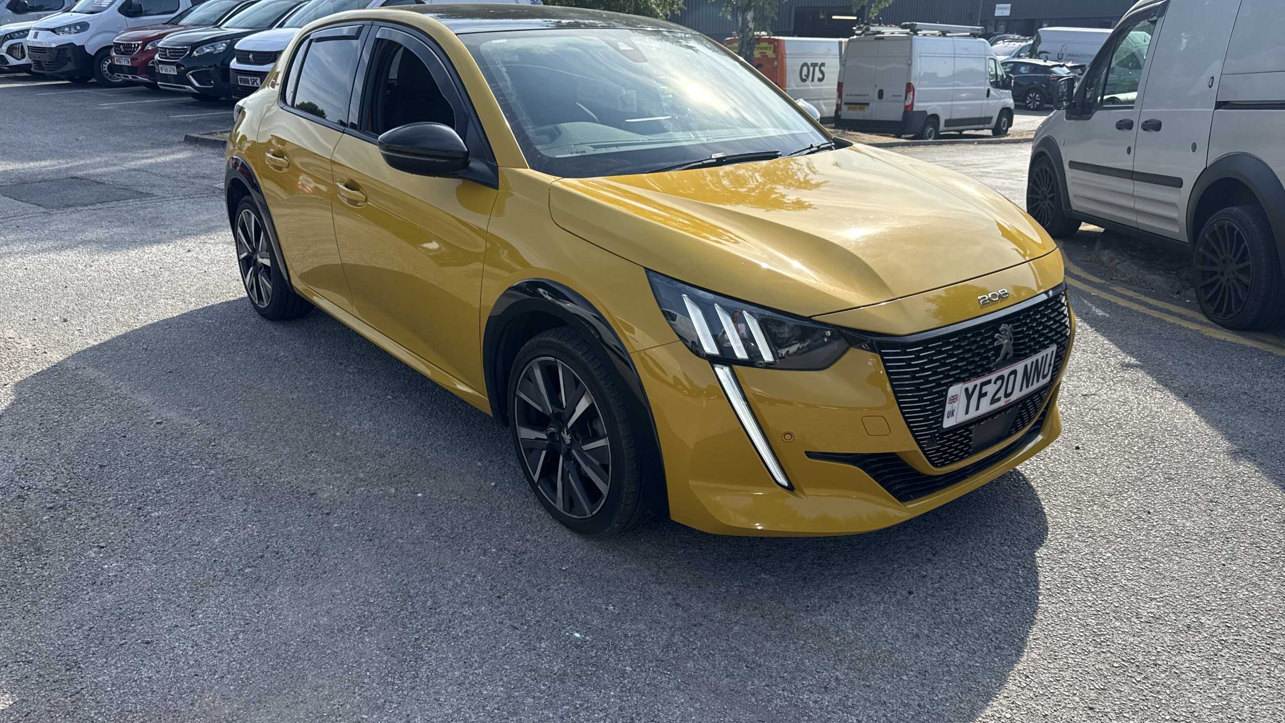 Peugeot 208