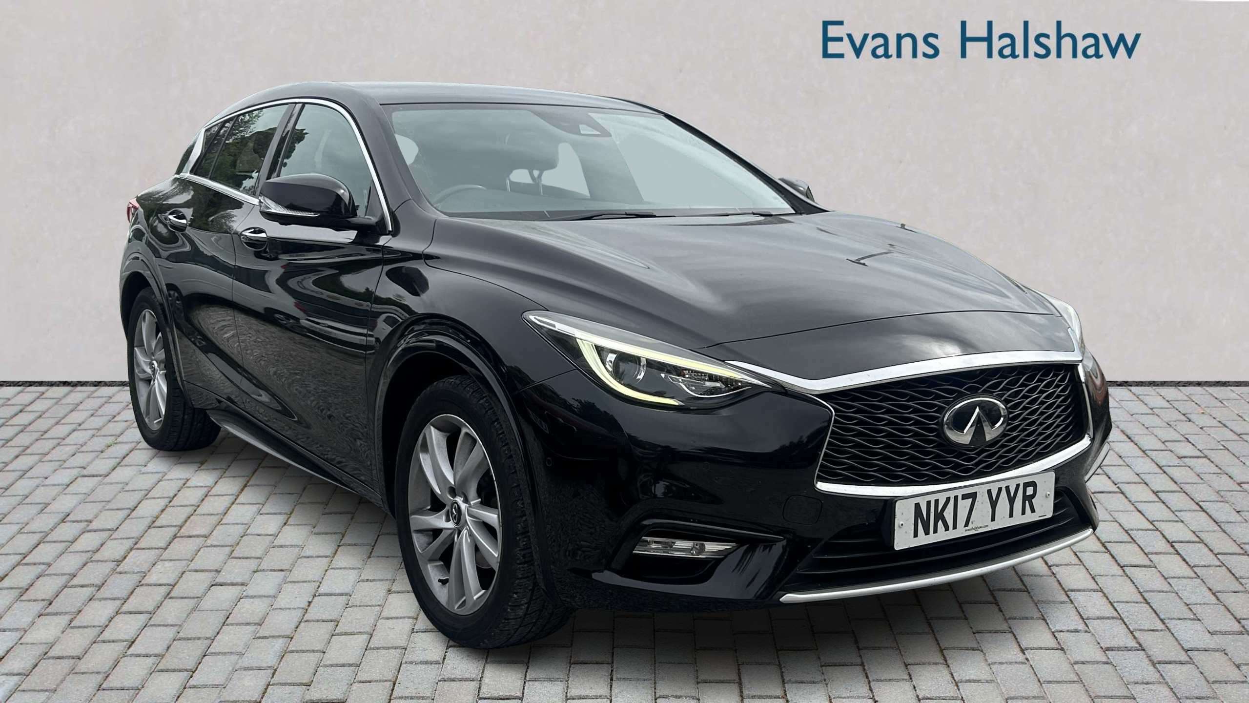Infiniti Q30