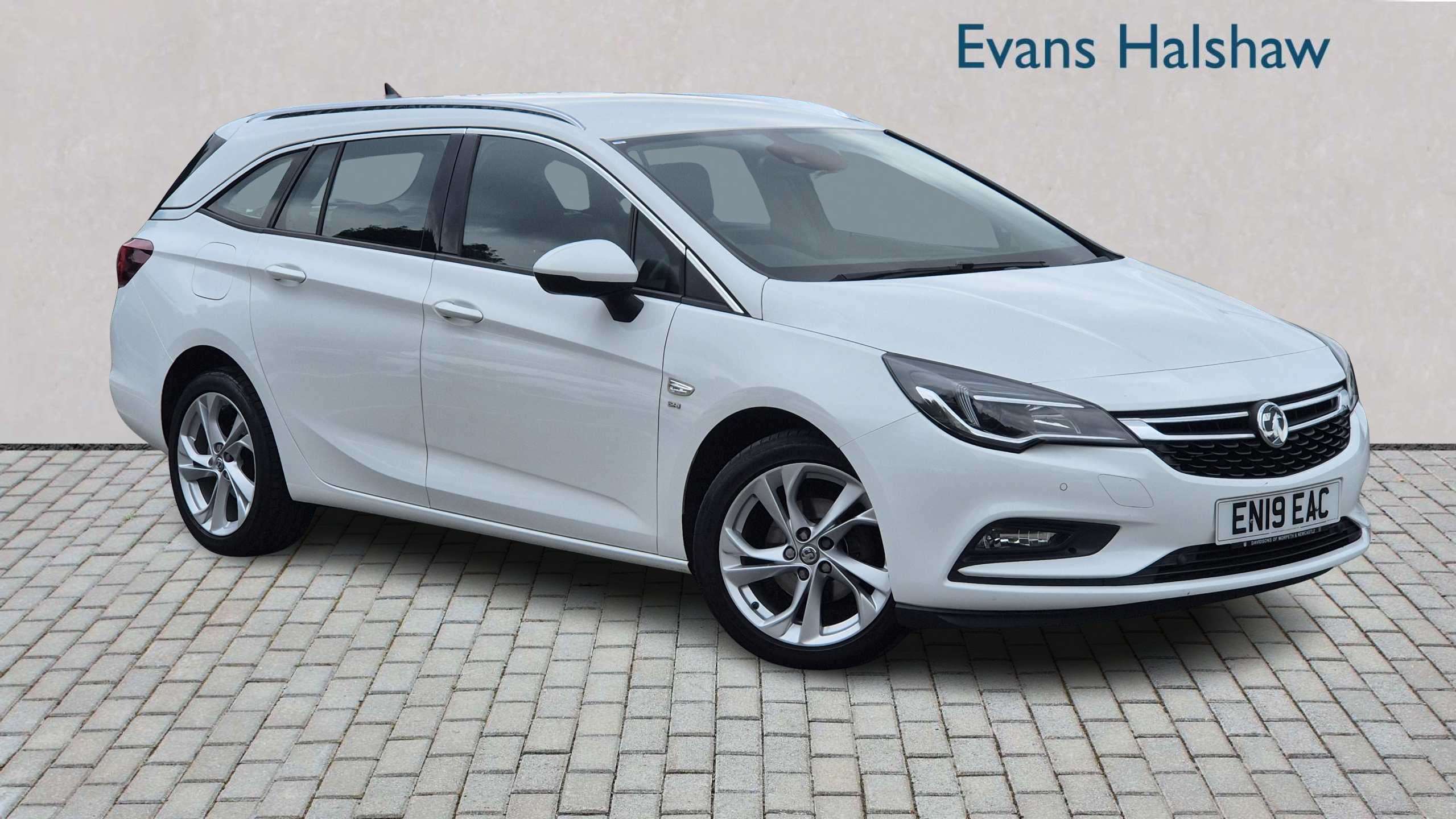 Vauxhall Astra listing photo
