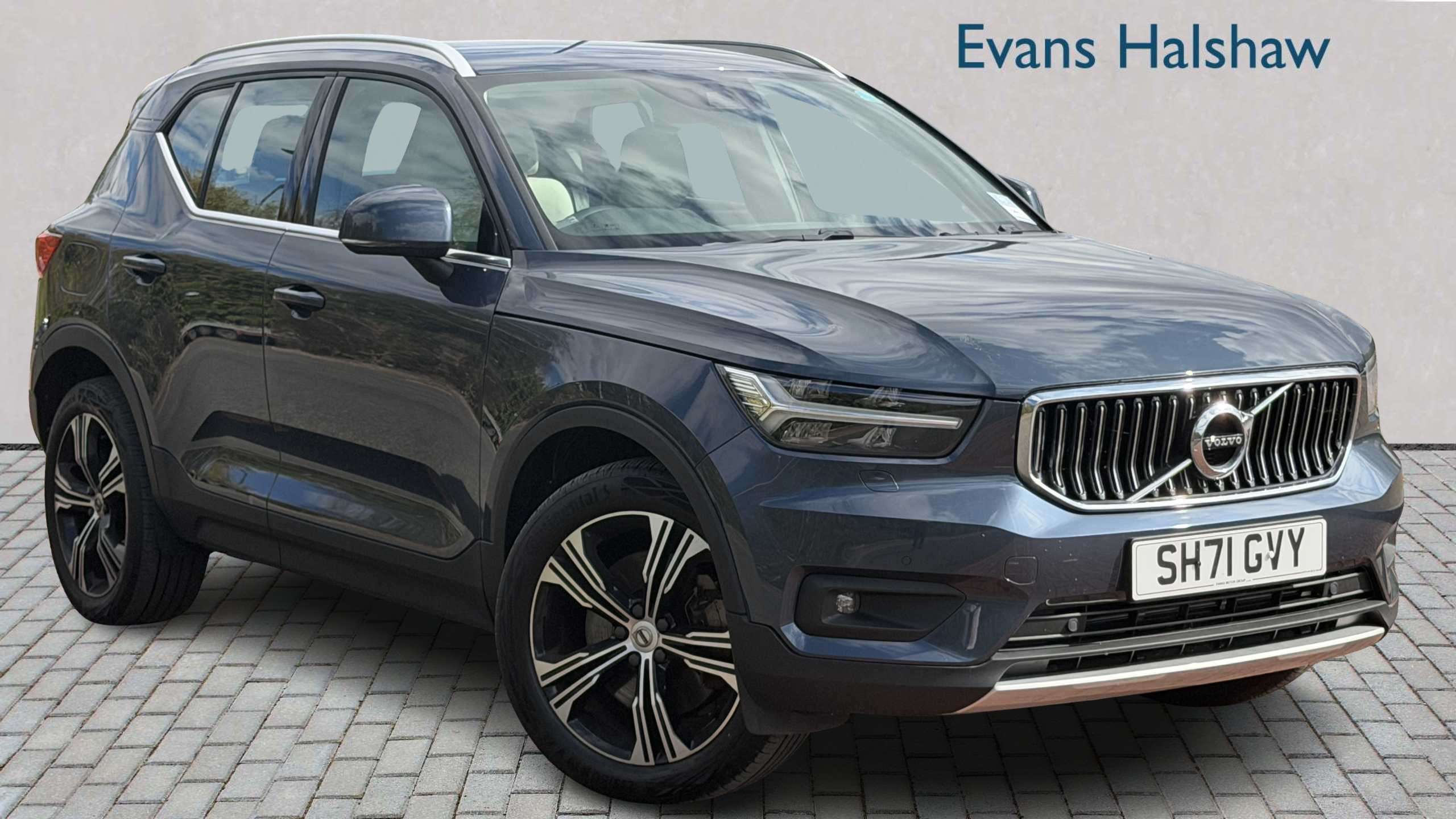 2022 Volvo XC40