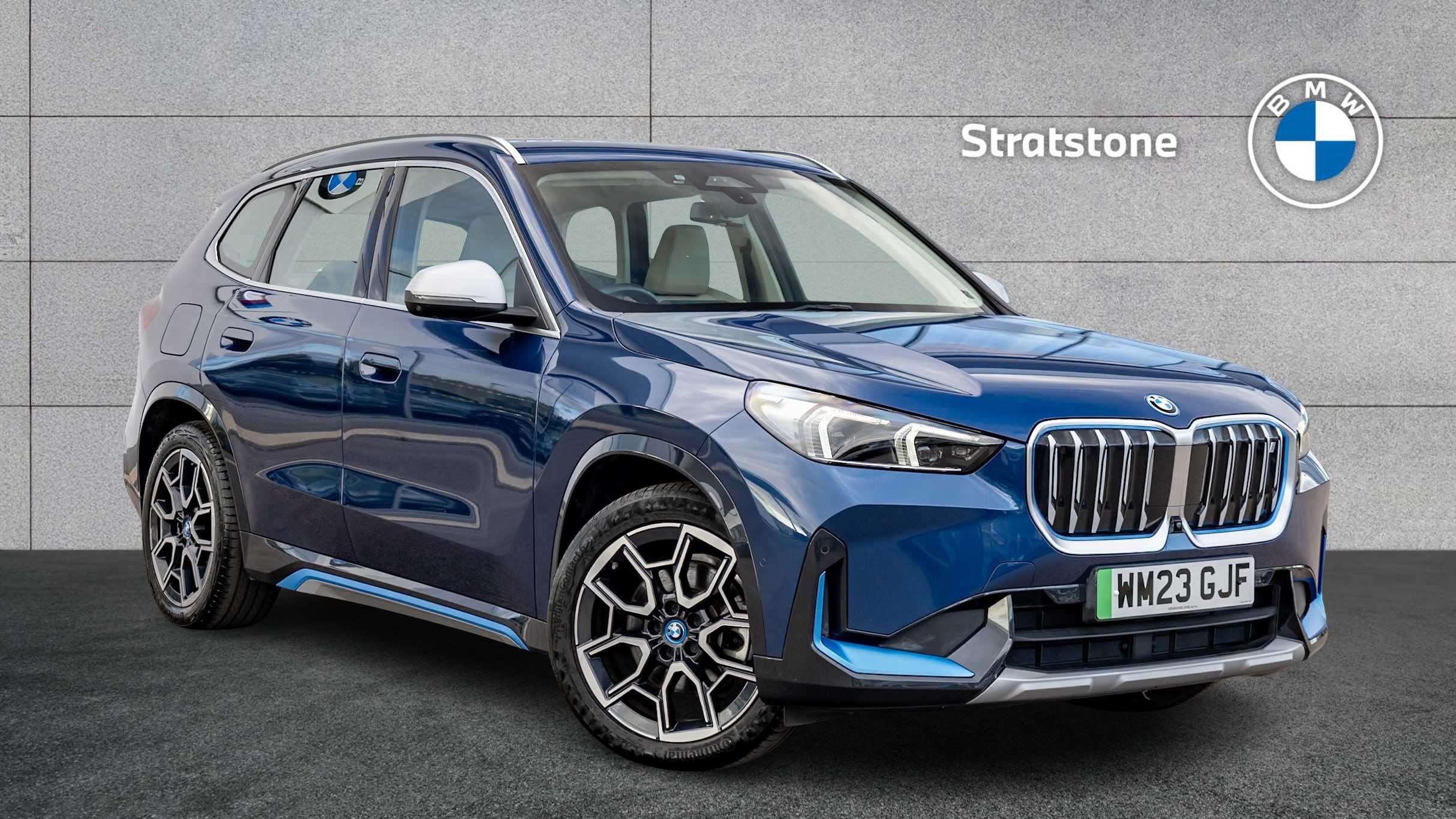 BMW Ix1