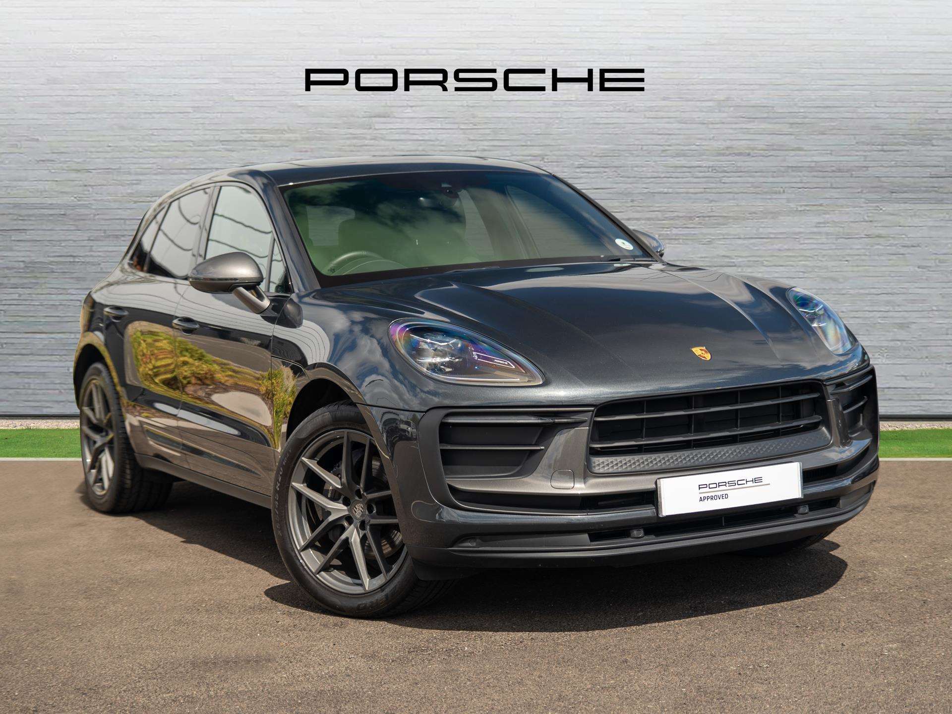 2024 PORSCHE MACAN