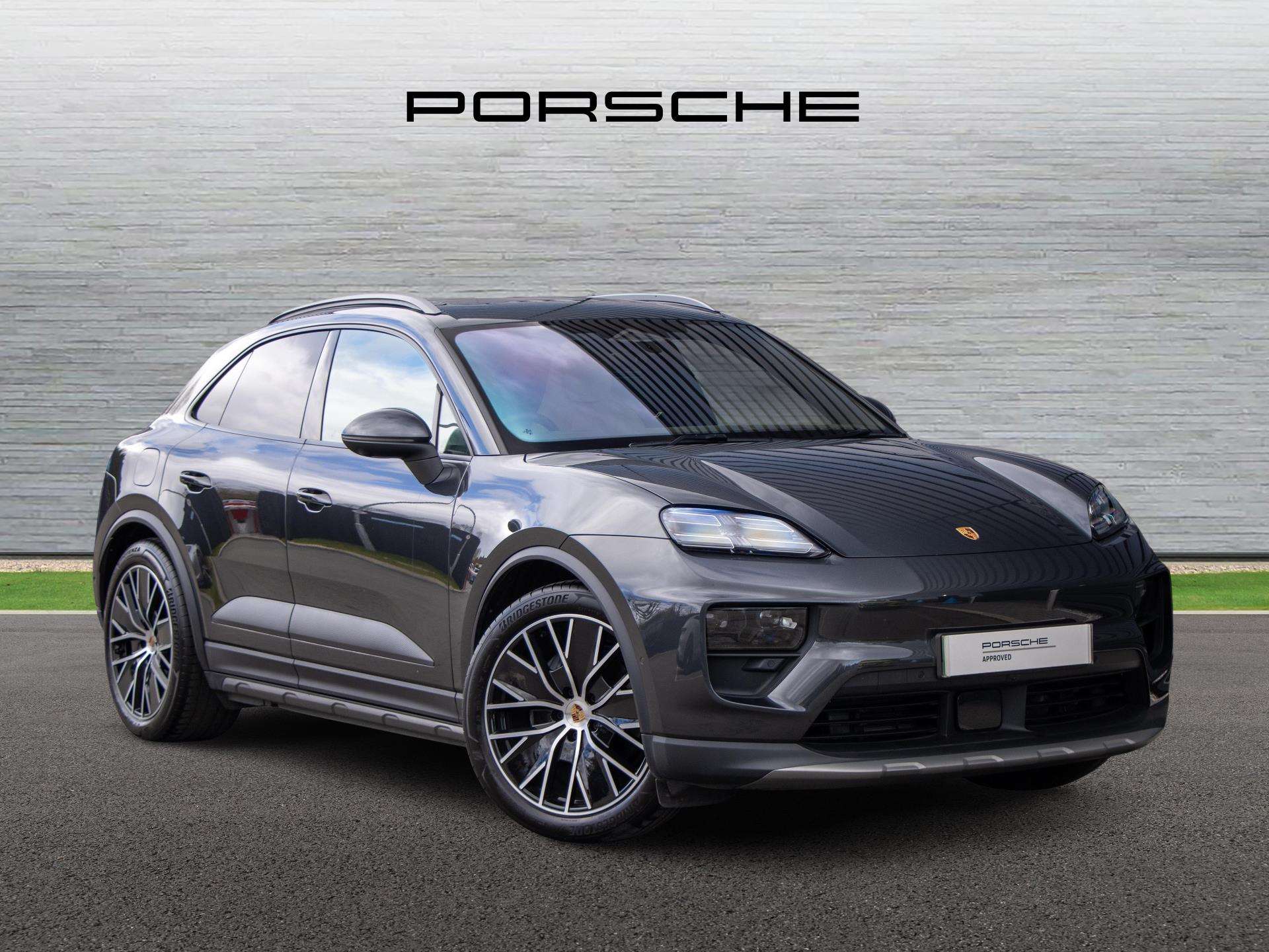 2025 Porsche Macan