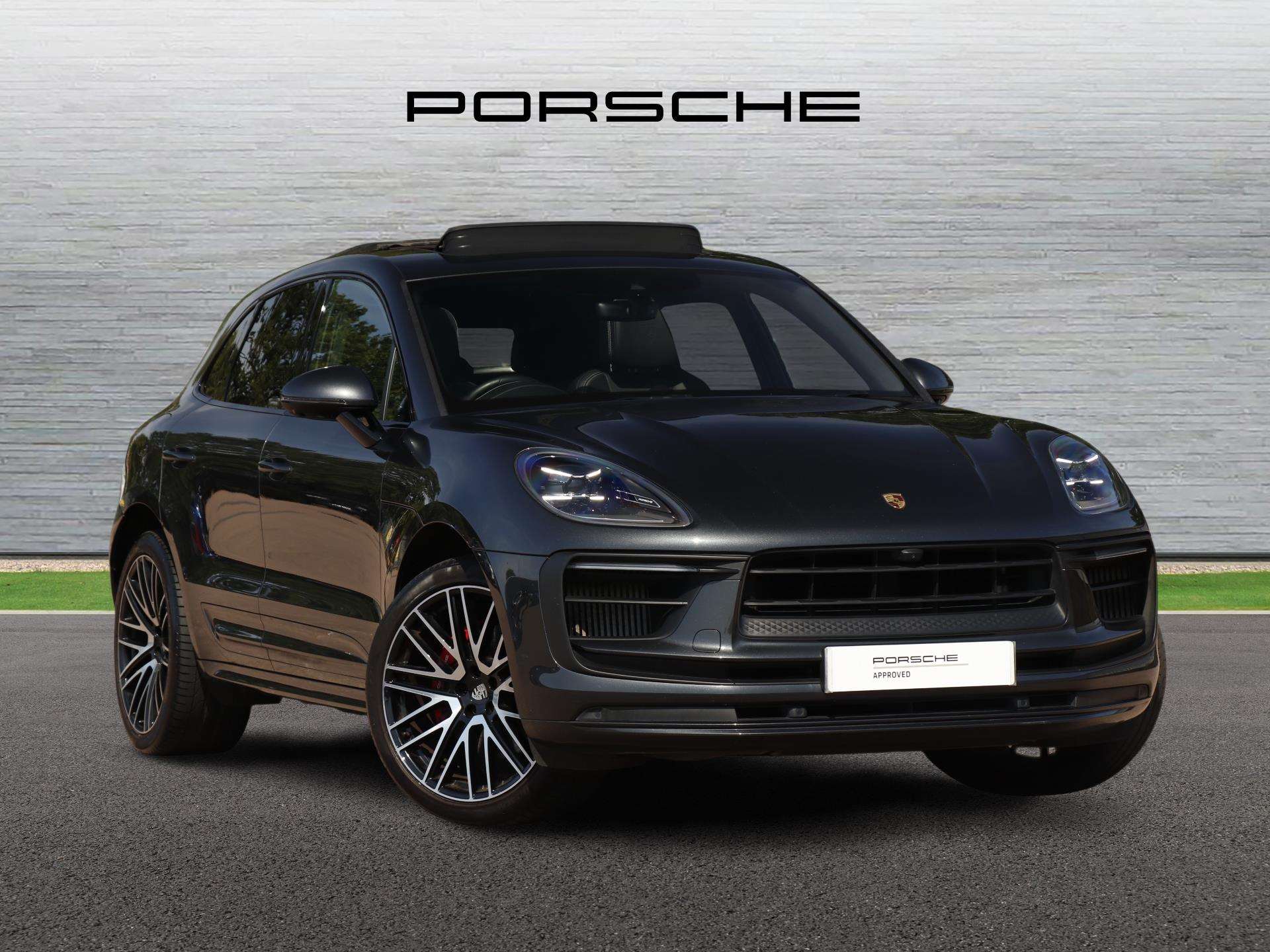2024 PORSCHE MACAN