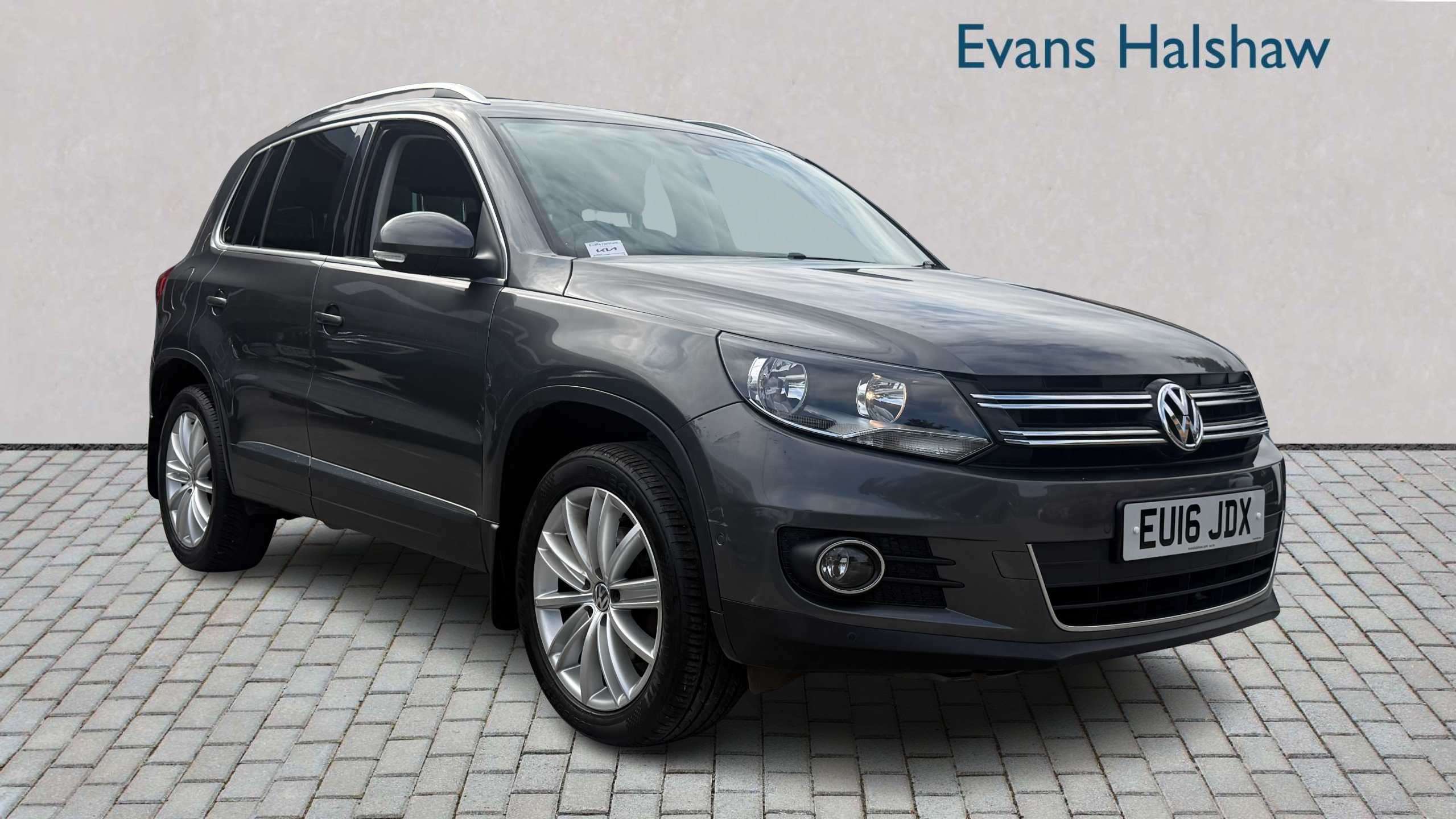 2016 VOLKSWAGEN TIGUAN