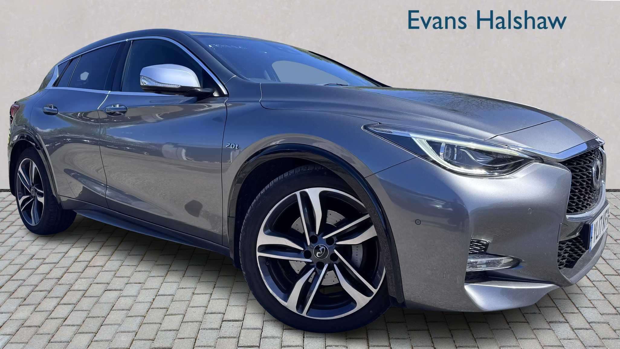 INFINITI Q30