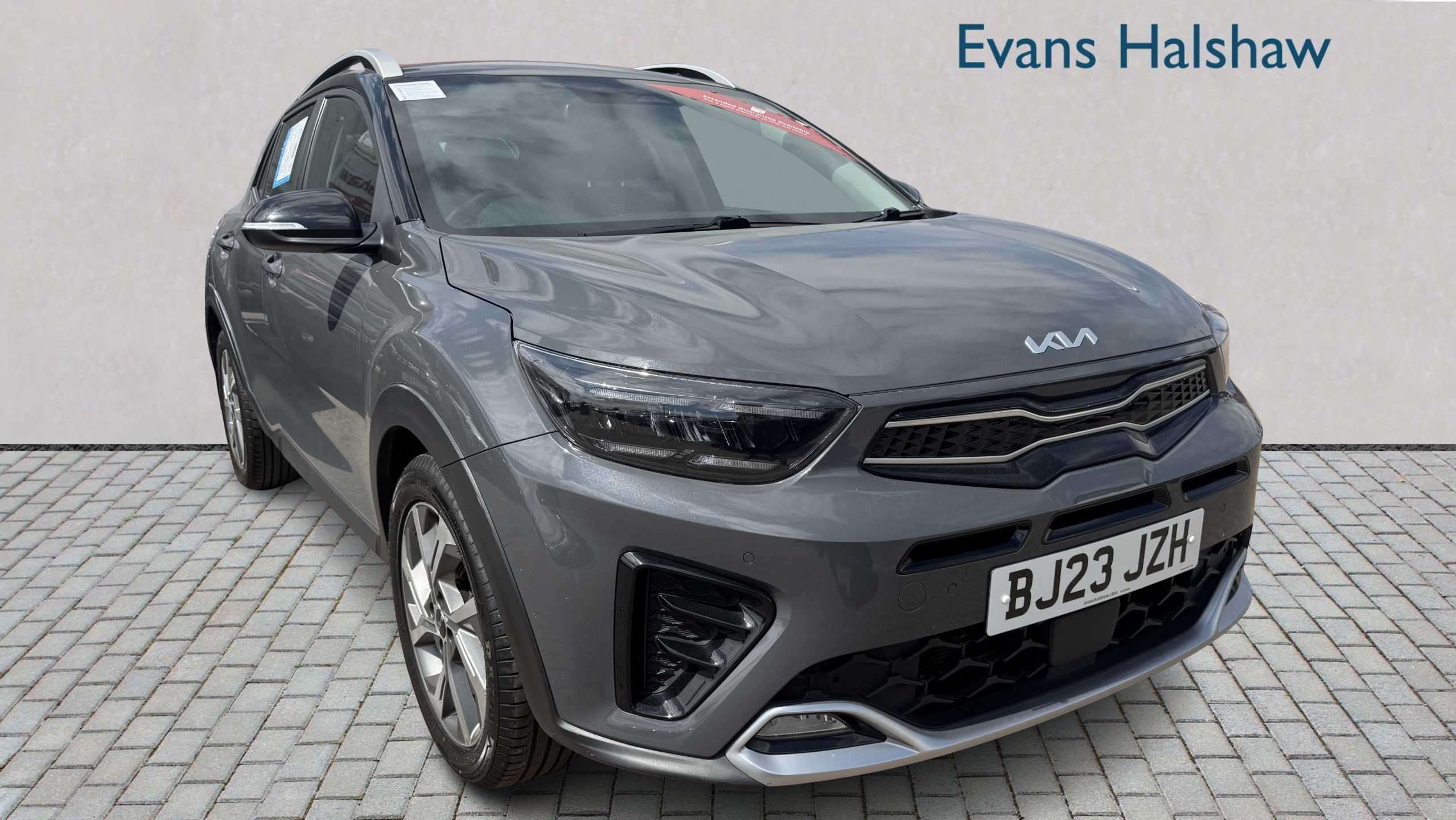 Kia Stonic listing photo