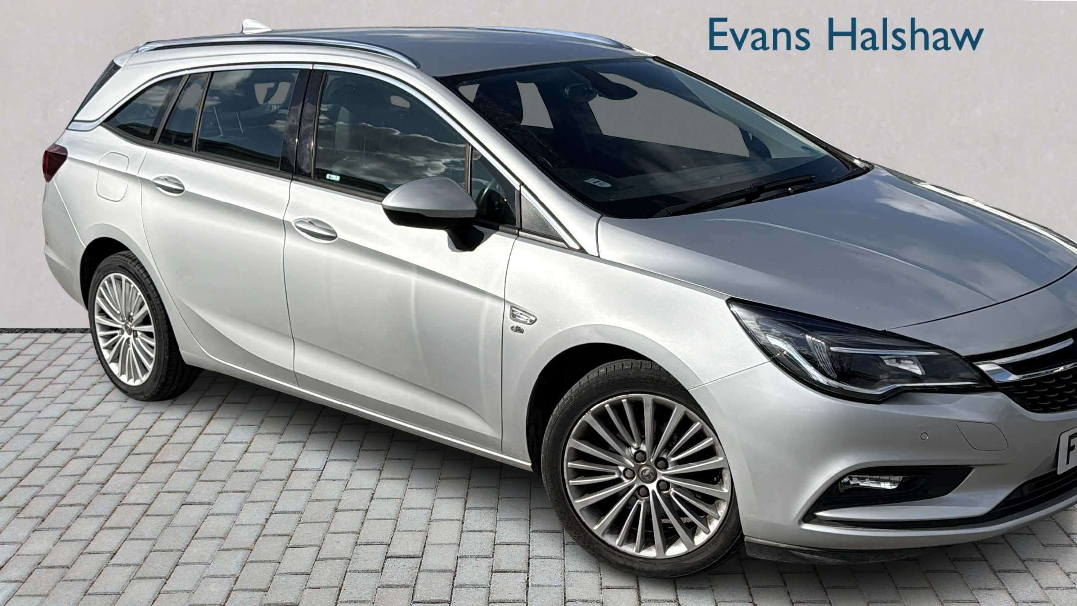 Vauxhall Astra listing photo